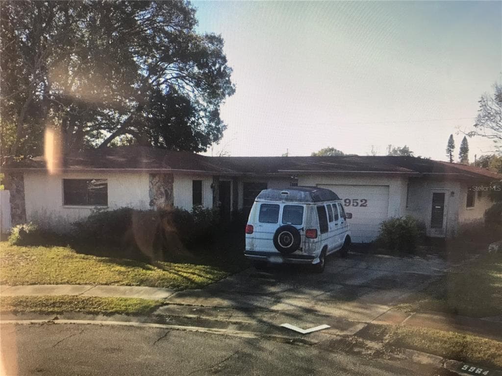 5952 32ND AVENUE N ST PETERSBURG, FL 33710