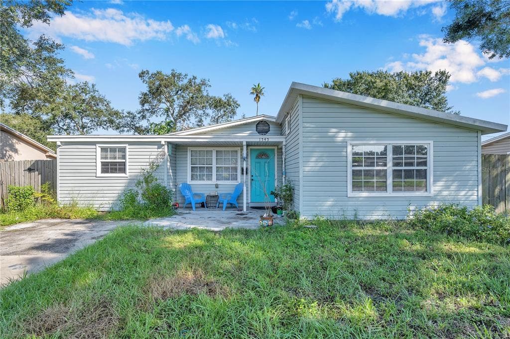 1545 76TH AVENUE N ST PETERSBURG, FL 33702