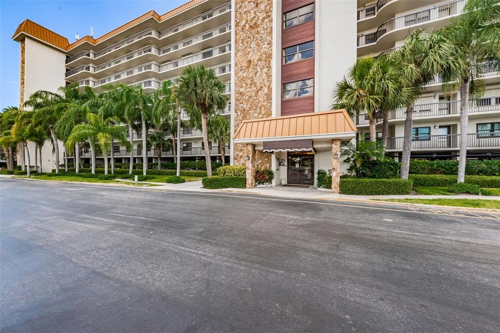 5400 PARK STREET N UNIT 109 ST PETERSBURG, FL 33709