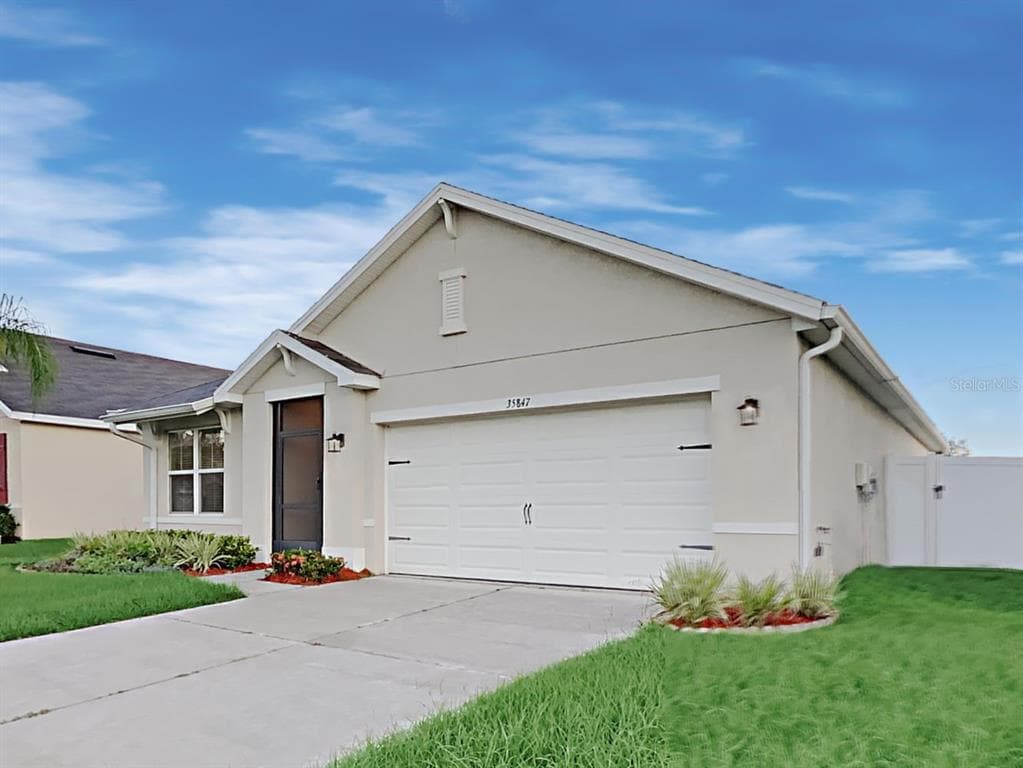 35847 JENNY LYNNE CIRCLE ZEPHYRHILLS, FL 33541