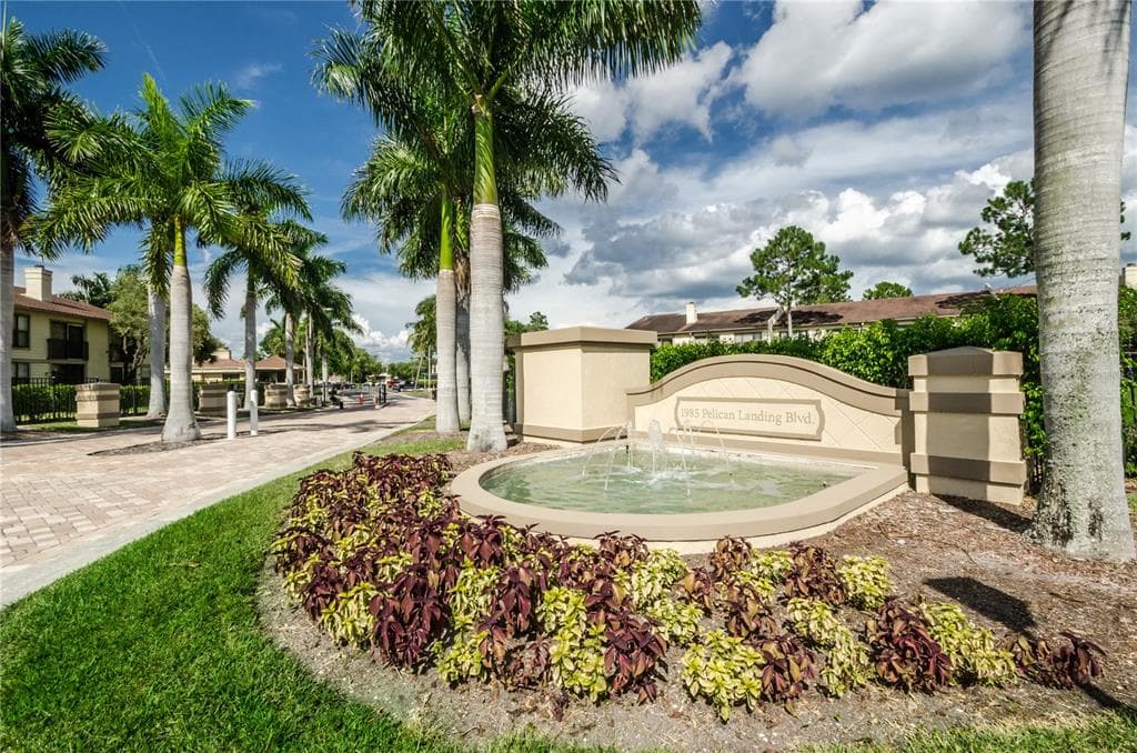 1901 OYSTER CATCHER LANE UNIT 825 CLEARWATER, FL 33762