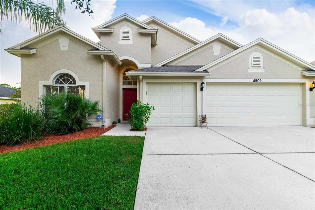 5909 WEDGEFIELD DRIVE ZEPHYRHILLS, FL 33541