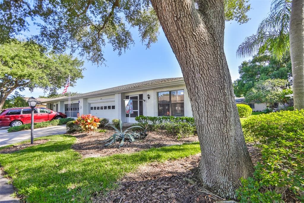 1420 LELAND DRIVE SUN CITY CENTER, FL 33573