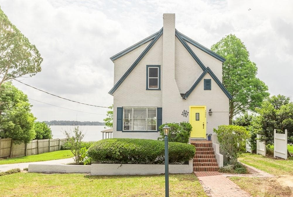 1006 LAKESHORE DRIVE AUBURNDALE, FL 33823