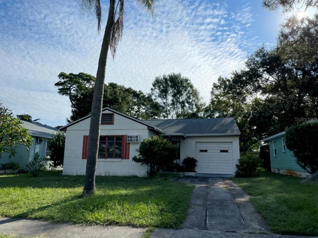 2818 UPTON STREET S GULFPORT, FL 33711