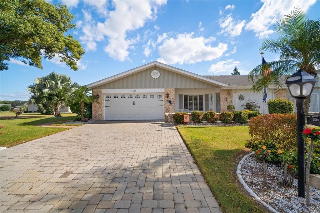 1325 BLUEWATER DRIVE SUN CITY CENTER, FL 33573