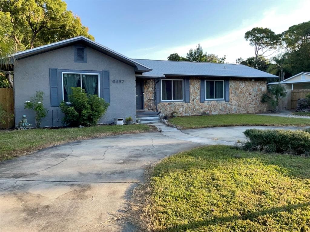 6457 1ST AVENUE N ST PETERSBURG, FL 33710