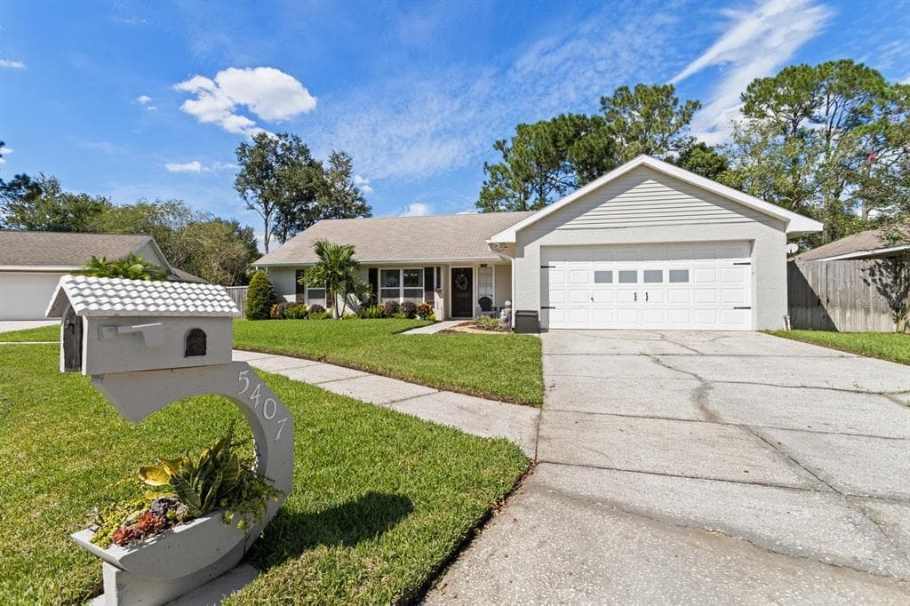 5407 MOUNTAIN FARM COURT TAMPA, FL 33624