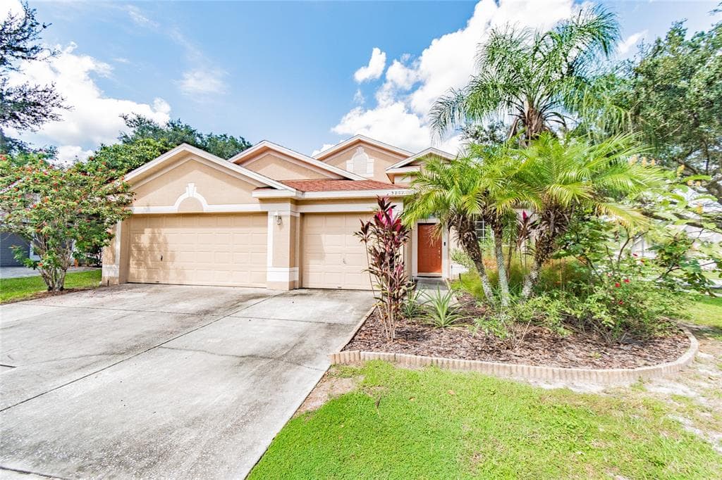 5807 LAGUNA WOODS COURT TAMPA, FL 33625