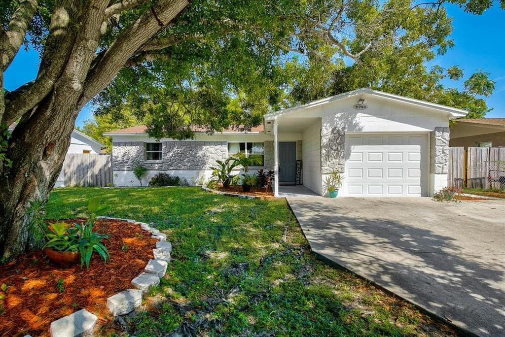 11793 127TH AVENUE SEMINOLE, FL 33778