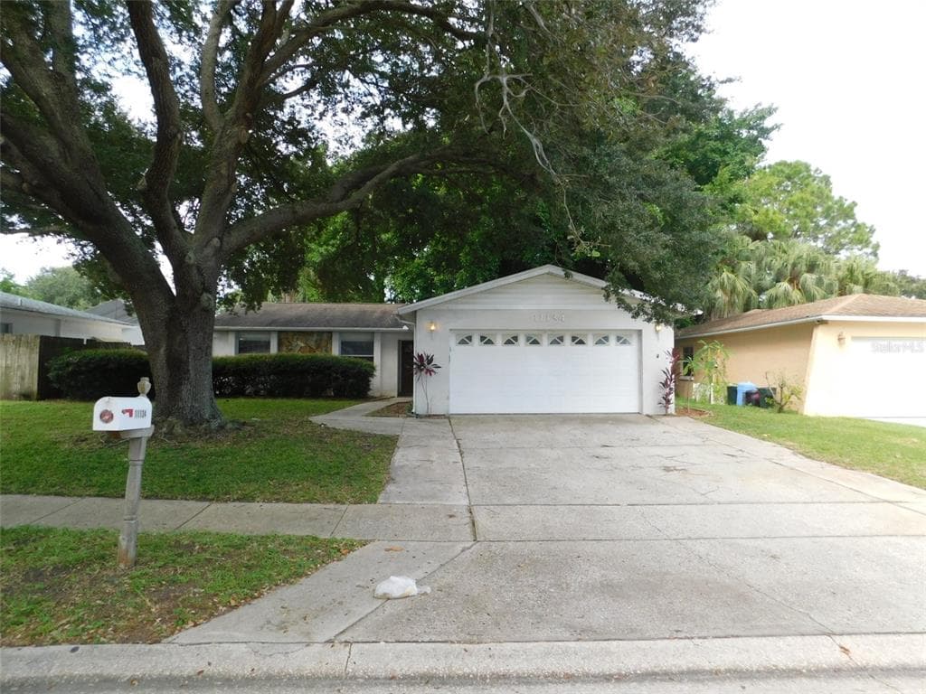 11134 OAKHAVEN DRIVE N PINELLAS PARK, FL 33782