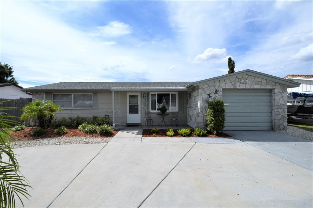 1133 GRAND BOULEVARD HOLIDAY, FL 34690