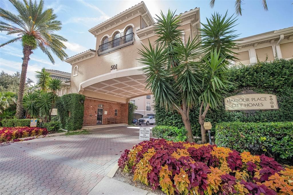 501 KNIGHTS RUN AVENUE UNIT 5103 TAMPA, FL 33602