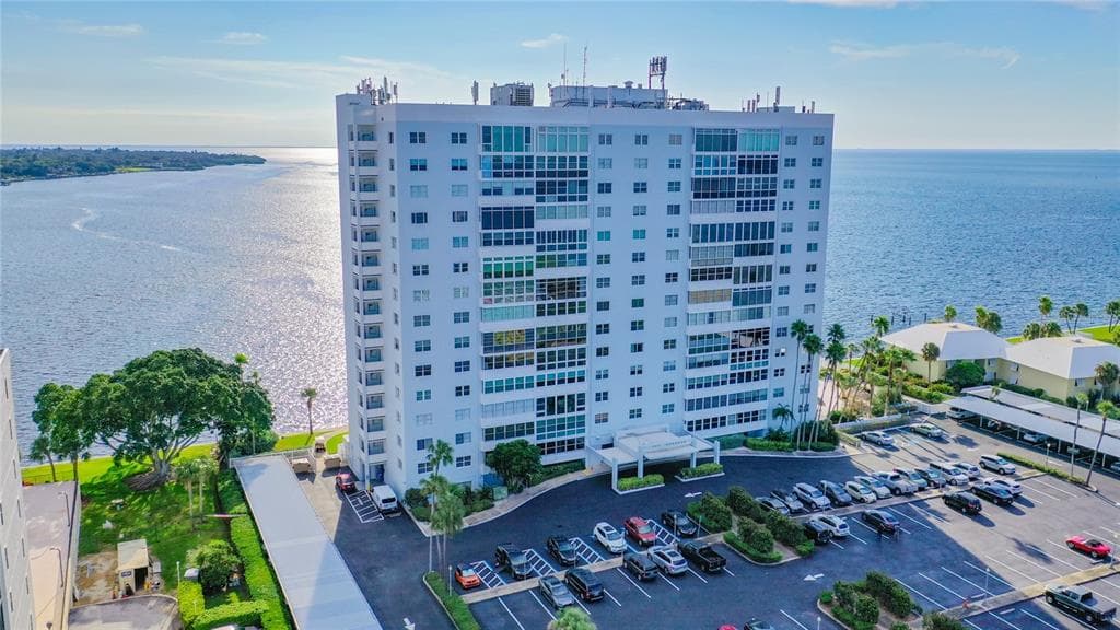 7200 SUNSHINE SKYWAY LANE S UNIT 6A ST PETERSBURG, FL 33711