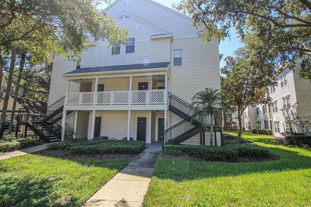 3270 HAVILAND COURT UNIT 203 PALM HARBOR, FL 34684