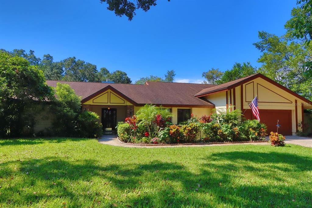 606 WARREN ROAD LUTZ, FL 33548