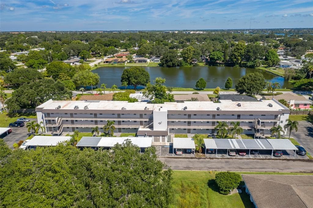 9815 47TH AVENUE N UNIT 202 ST PETERSBURG, FL 33708