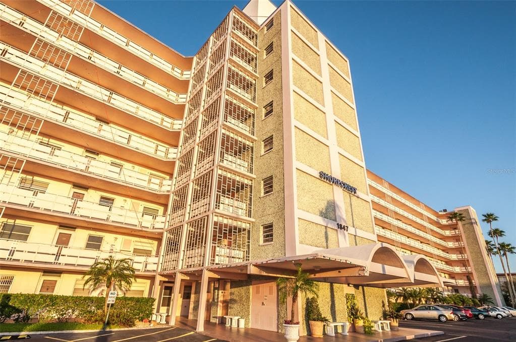 1847 SHORE DRIVE S UNIT 206 SOUTH PASADENA, FL 33707