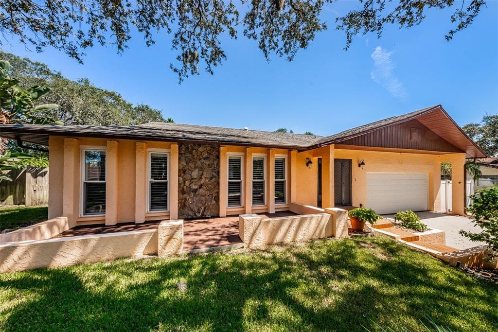 1030 WIDEVIEW AVENUE TARPON SPRINGS, FL 34689