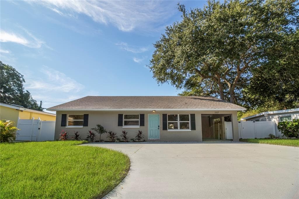 2127 BARCELONA DRIVE CLEARWATER, FL 33764