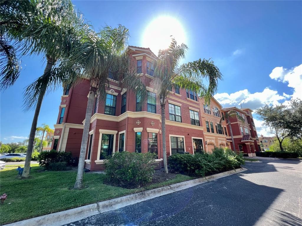 2741 VIA CIPRIANI UNIT 930B CLEARWATER, FL 33764