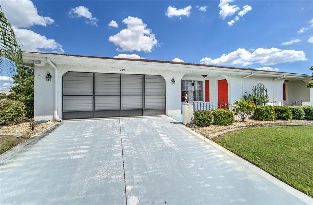 1209 BLUEWATER DRIVE SUN CITY CENTER, FL 33573