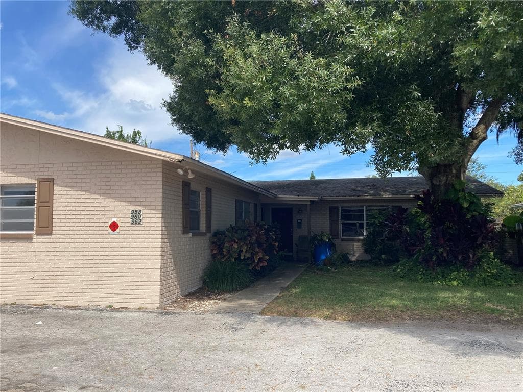 958 SAN CHRISTOPHER DRIVE DUNEDIN, FL 34698