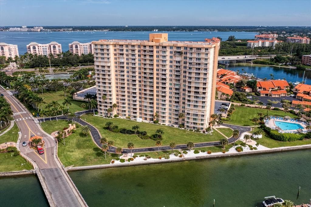 4900 BRITTANY DRIVE S UNIT 1711 ST PETERSBURG, FL 33715