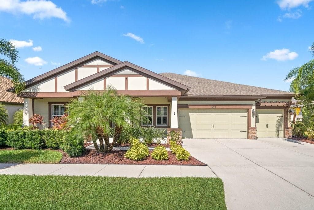 6940 CRESTPOINT DRIVE APOLLO BEACH, FL 33572