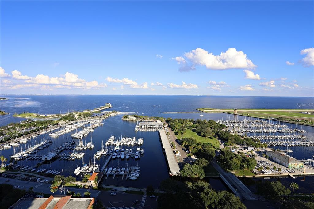 1 BEACH DRIVE SE UNIT 1510 ST PETERSBURG, FL 33701