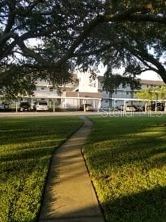 9815 47TH AVENUE N UNIT 105 ST PETERSBURG, FL 33708