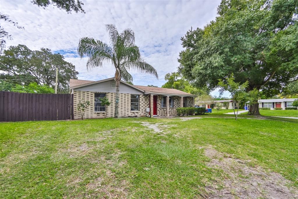 2111 SMITHFIELD PLACE LAKELAND, FL 33801