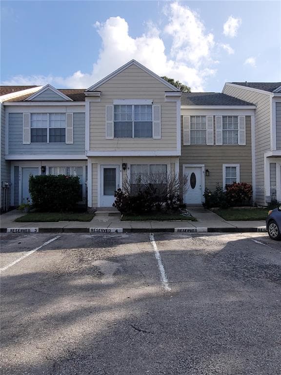 6640 121ST AVENUE UNIT 4 LARGO, FL 33773