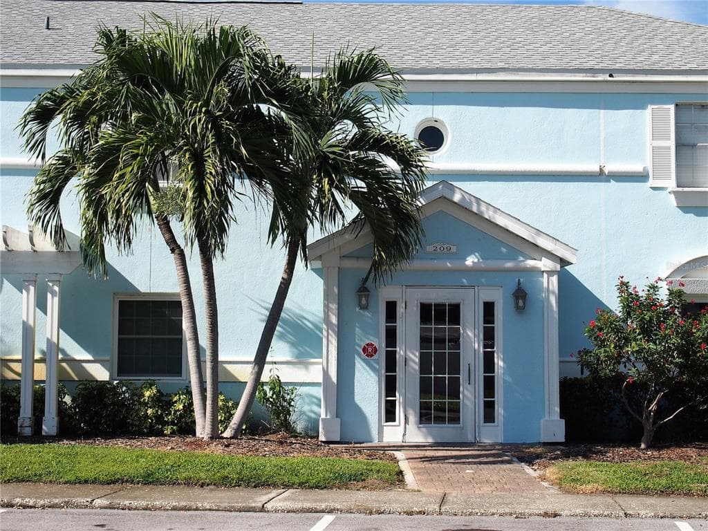 209 SEA HORSE DRIVE SE UNIT C ST PETERSBURG, FL 33705