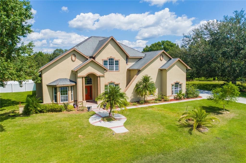 8935 WOODLEAF BOULEVARD WESLEY CHAPEL, FL 33544