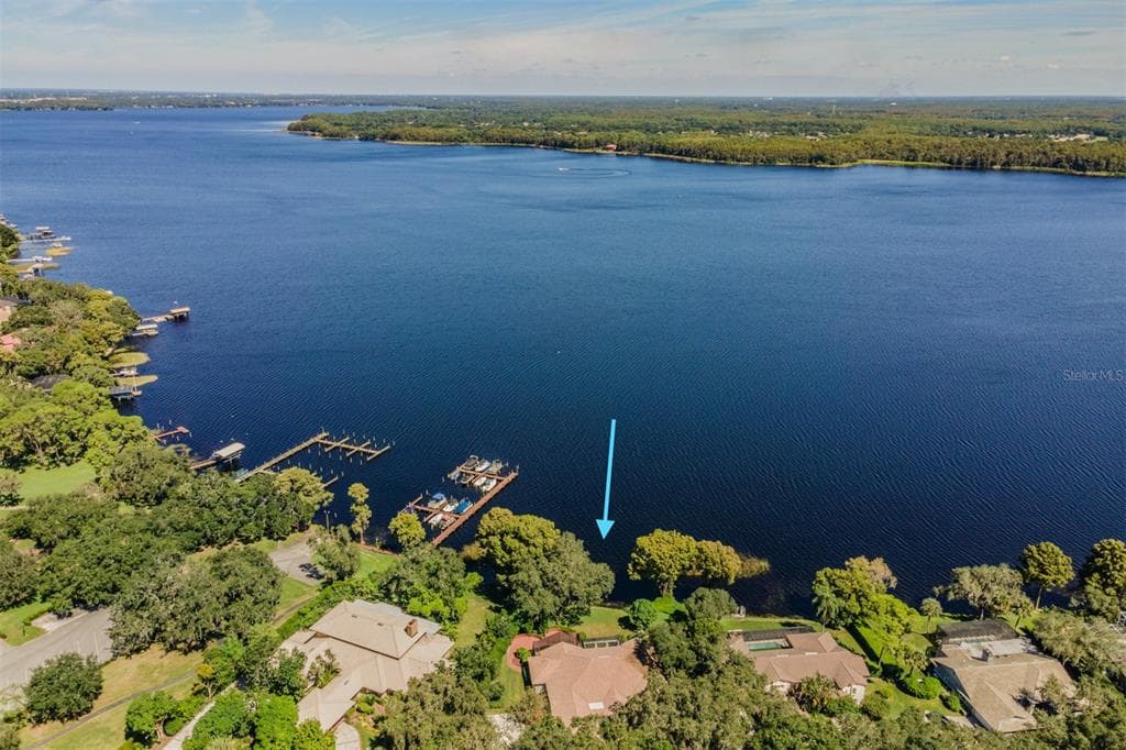 3463 SHORELINE CIRCLE