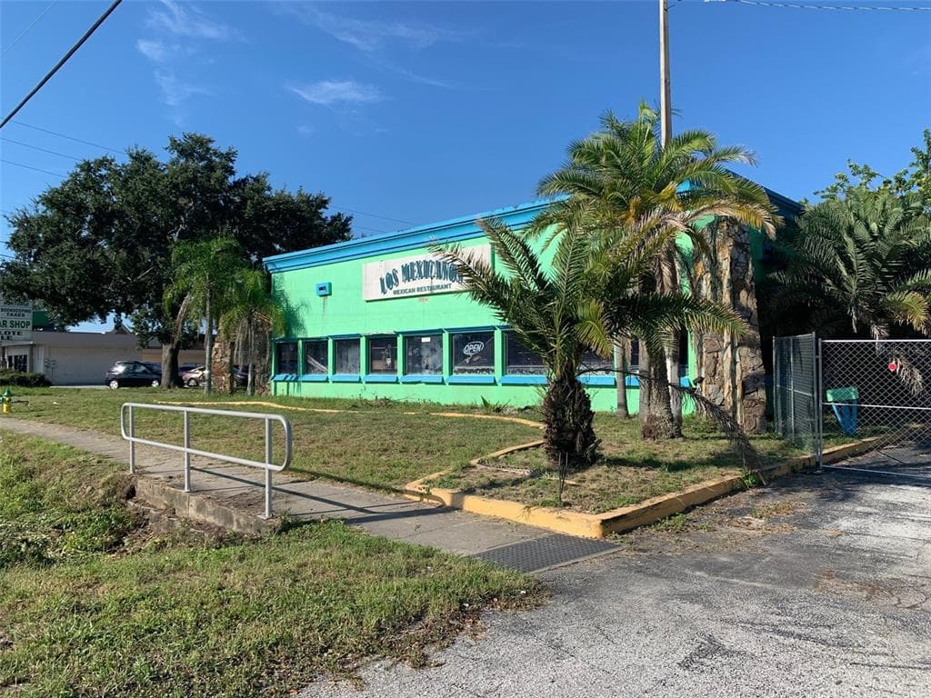 38954 US HIGHWAY 19 N TARPON SPRINGS, FL 34689