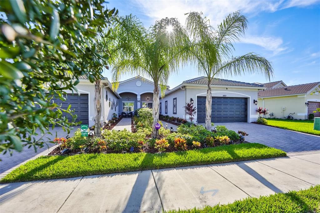 4913 AVILA LAKES DRIVE WIMAUMA, FL 33598