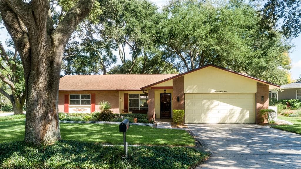 2803 CAMERON COURT PALM HARBOR, FL 34684