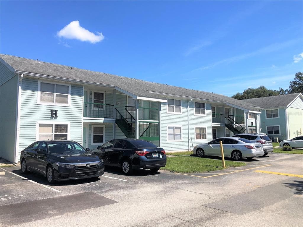 5012 TERRACE PALMS CIRCLE UNIT 201 TAMPA, FL 33617