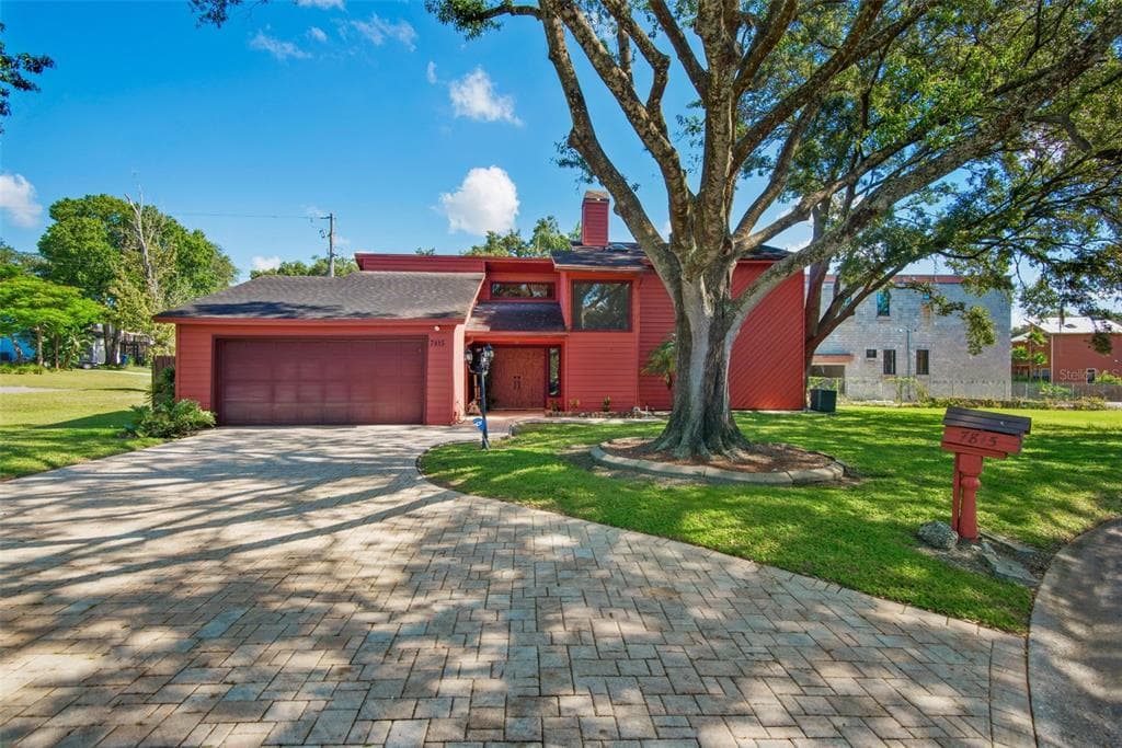 7815 N RIVER SHORE DRIVE TAMPA, FL 33604