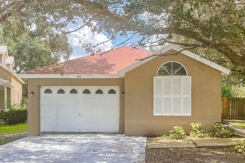 602 CAPE COD CIRCLE VALRICO, FL 33594