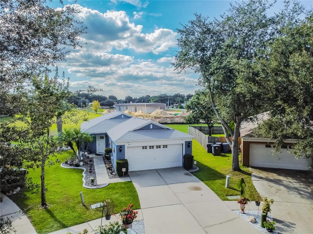 415 PINE POINTE COURT SEFFNER, FL 33584