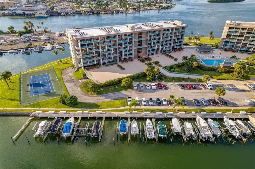 1 KEY CAPRI UNIT 302W TREASURE ISLAND, FL 33706