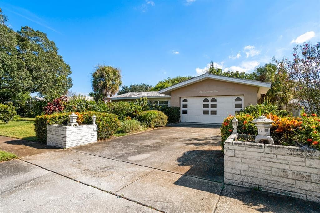 2039 DIPLOMAT DRIVE CLEARWATER, FL 33764