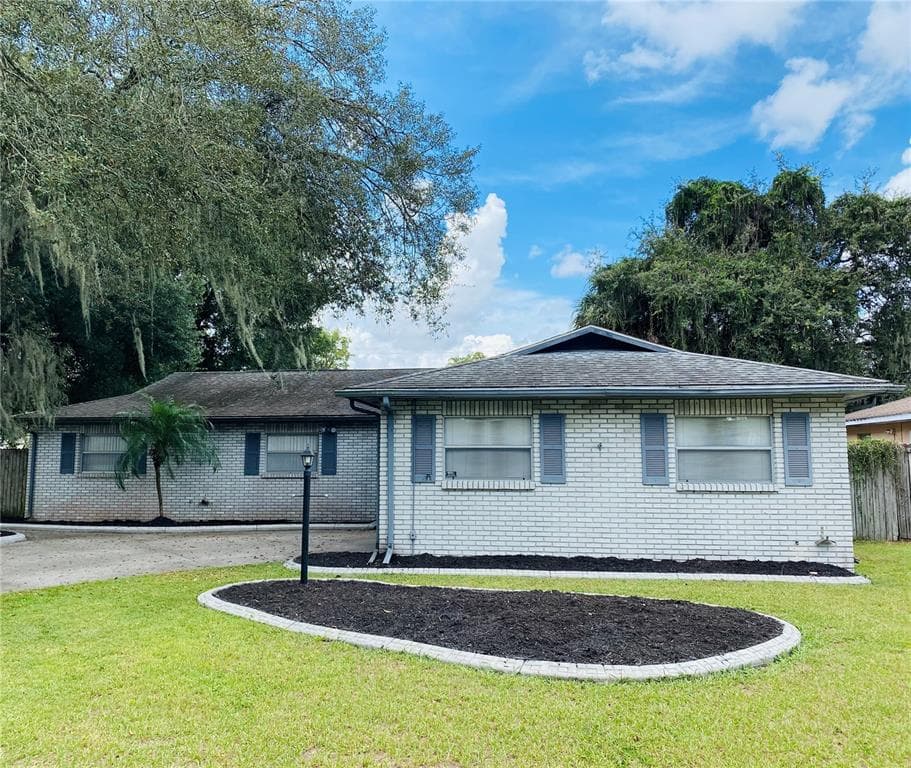 3809 PARKSIDE DRIVE VALRICO, FL 33594