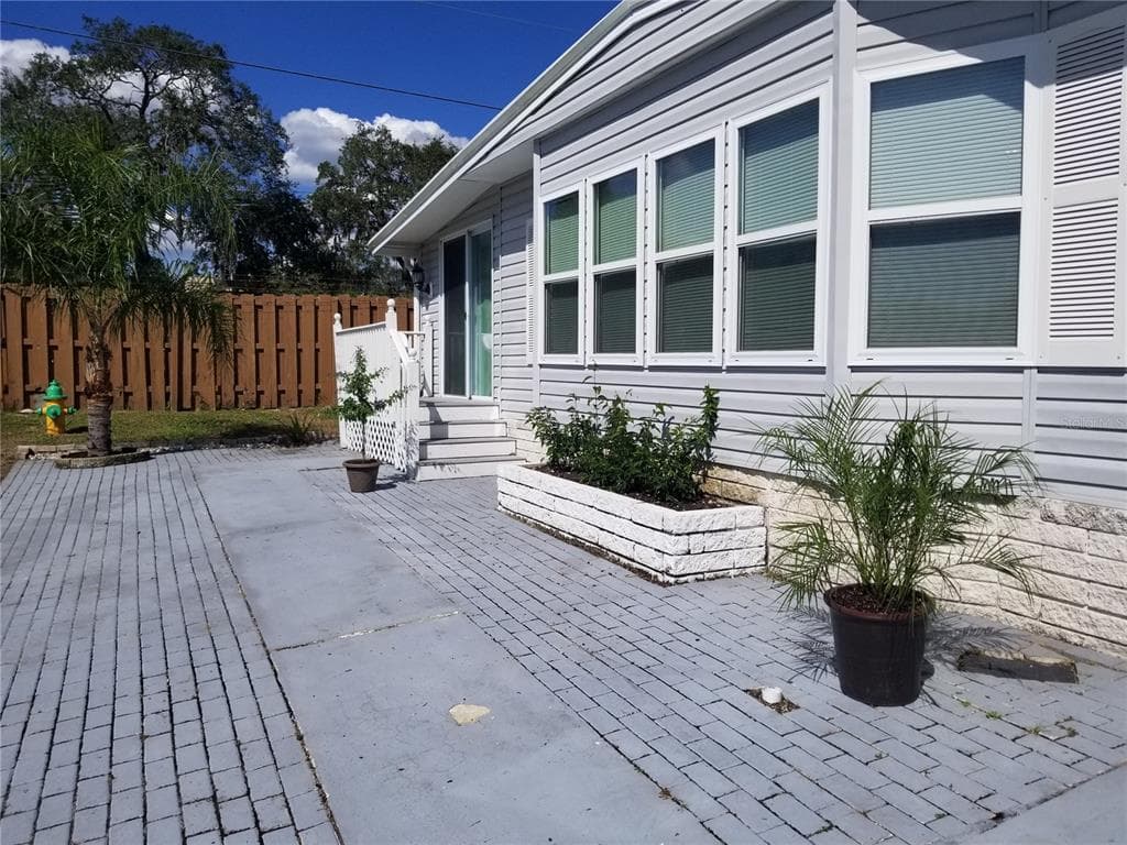 2724 LANAI DRIVE HOLIDAY, FL 34691