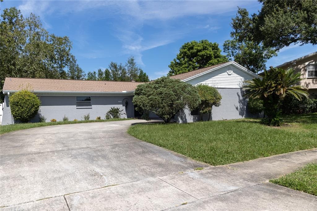 7525 ARMAND CIRCLE TAMPA, FL 33634