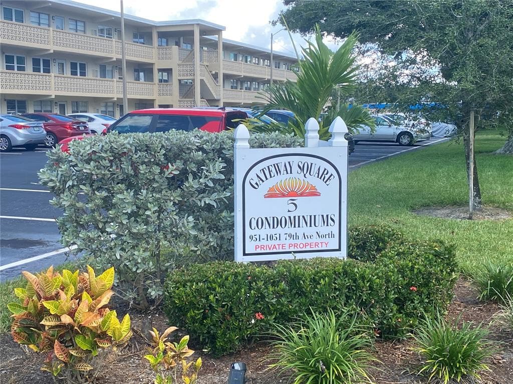 951 79TH AVENUE N UNIT 222 ST PETERSBURG, FL 33702
