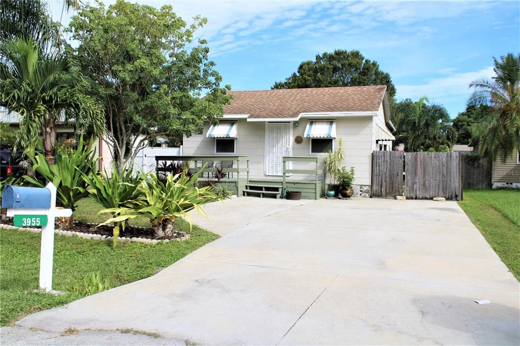 3955 52ND AVENUE N ST PETERSBURG, FL 33714